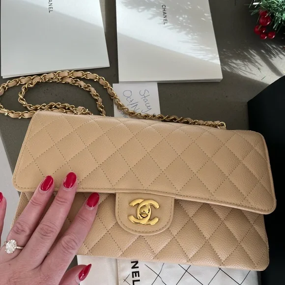 **sold Authentic Chanel classic medium double flap - Picture 11 of 11